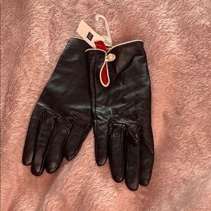 Black with white trim GAP leather gloves